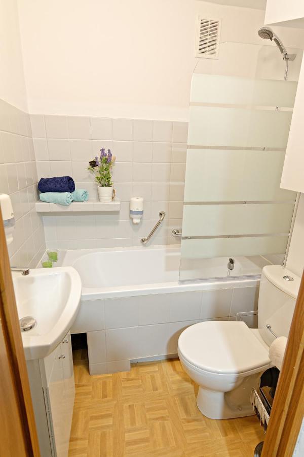 Apartament Pod Krasnalem Wroclovkiem Apartment Вроцлав Екстериор снимка
